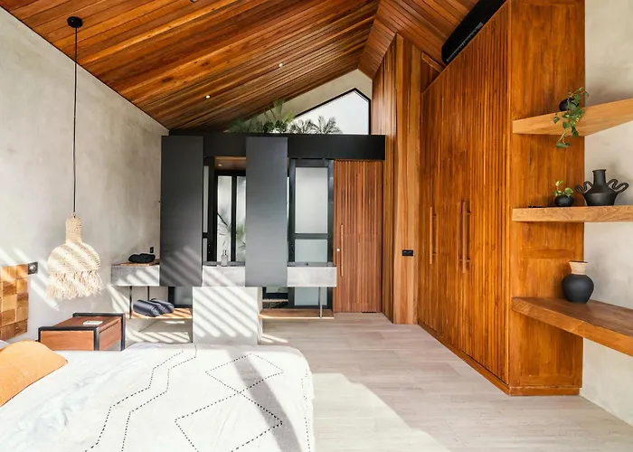 Blacksand Pererenan Villa